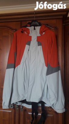 Ár alatt új férfi márkás siruha eladó!
