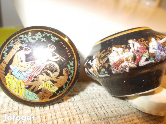 Arannyal és ókori motívumokkal díszített " Bűbáj szelence"