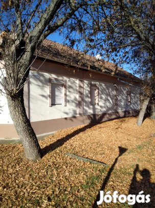 Arany János utca lakóház