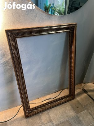 Arany színű képkeret