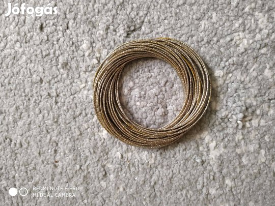 Arany színű több részes bizsu karkötő