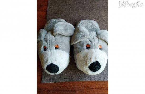 Aranyos Papucs 41-42 Plüss nem használt (