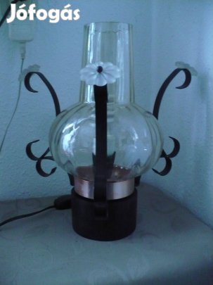 Aranyos asztali lámpa