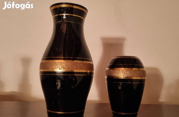 Aranyozott fekete üveg váza