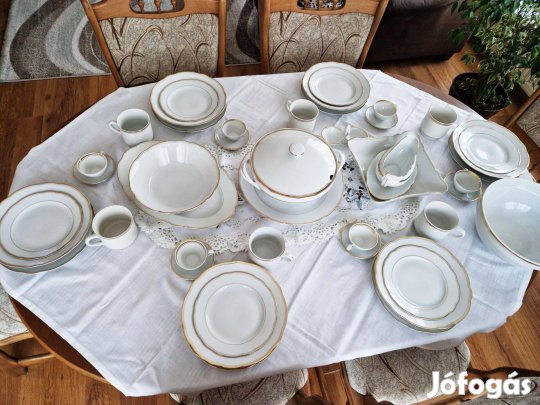 Aranyszélű 48db-os porcelán étkészlet kitűnő állapotban eladó!