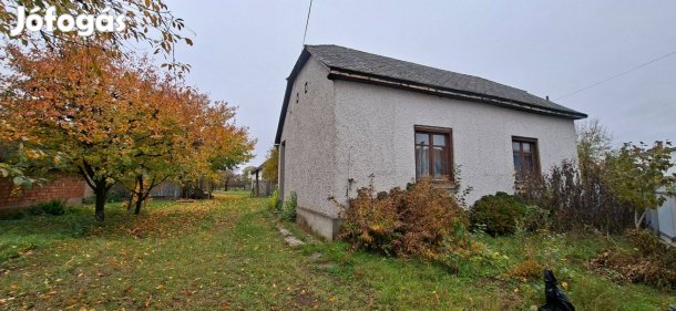 Árcsökkenés!Fedezze fel Tarpa varázsát: 2 szobás ház várja!