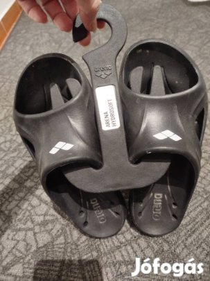 Aréna uszodai papucs 35