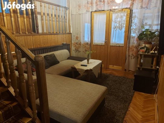 Áresés!Nagyecseden 200m2-es szinteltolásos felújított ház eladó!