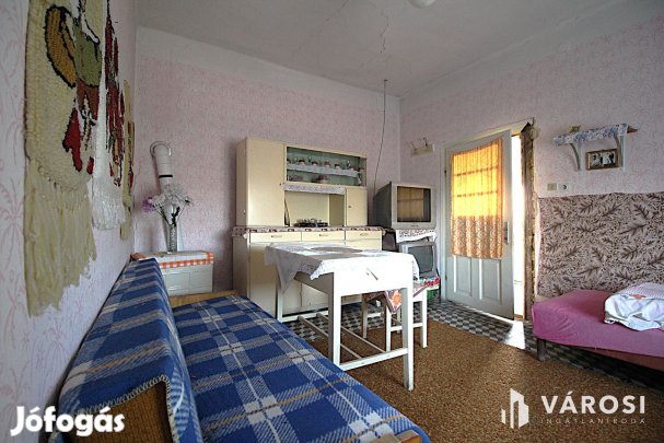 Áresés! Eladó családi ház Etesen