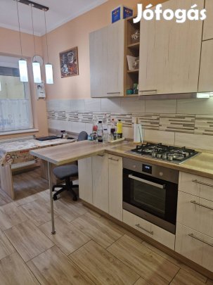 Áresés! Szabadbattyánban 100nm-es 3szobás felújított ház, 950 telken