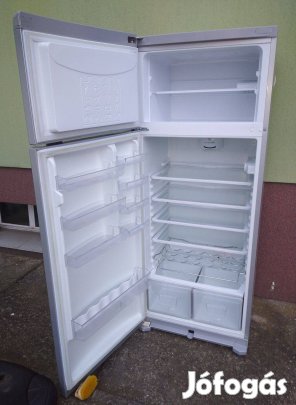 Ariston felülfagyasztós hűtő, Pesten szállítással