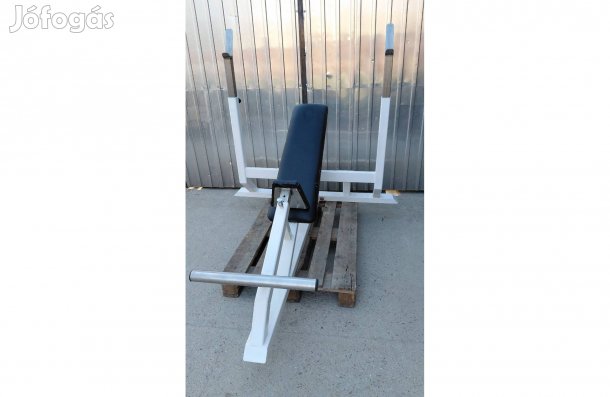 Arnold edzőtermi 30 fokos fekvenyomó pad, fekpad