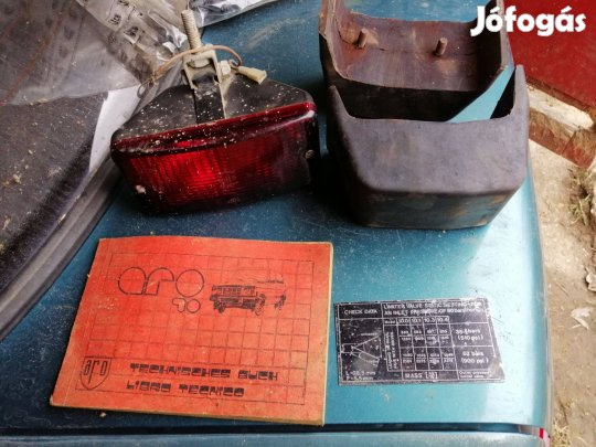 Aro 1,3 kisteher SUV hátsó gyári háttámla ,ködlámpa , új , szett ár