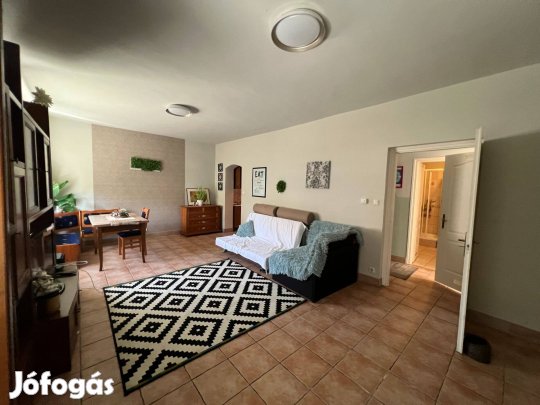 Árpádföldön Eladó, akár 2 generáció számára is tökéletes ikerház!
