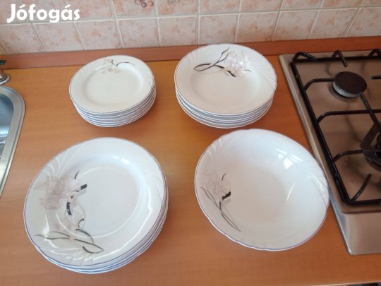 Arpo porcelán étkészlet - 6 személyes, 19 darabos