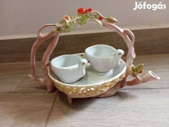 Arpo porcelán teáskanna, két madár alakú csészével