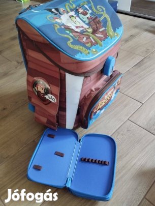 Ars una iskolatáska, tolltartóval