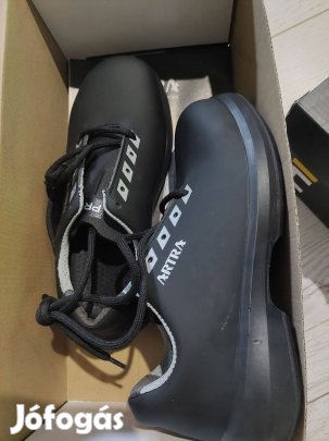Artra fekete 36-os munkavédelmi cipő