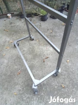 Áru bemutató álvány eladó