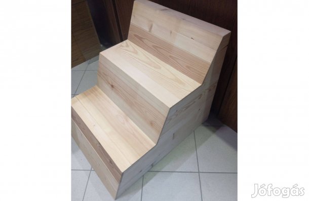 Árusításhoz fa emelvény eladó (pénz, stb biztonságos tárolásához)