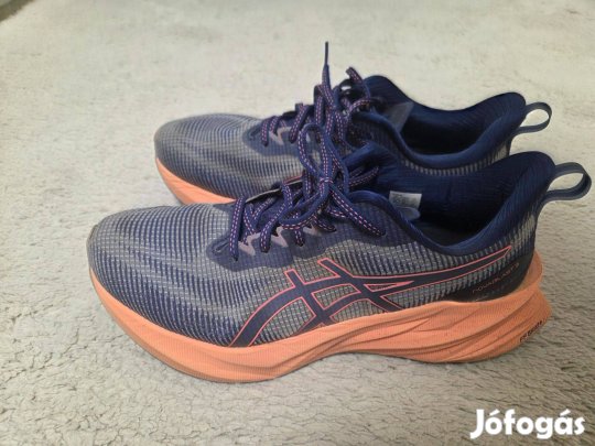Asics Novablast 3 futócipő sportcipő használt állapotban 42,5 méretben