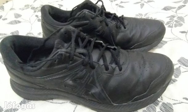 Asics gel contend sl 32cm 50,5-es cipő