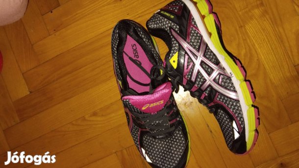 Asics gél sportcipő 41,5 es méret 26 cm