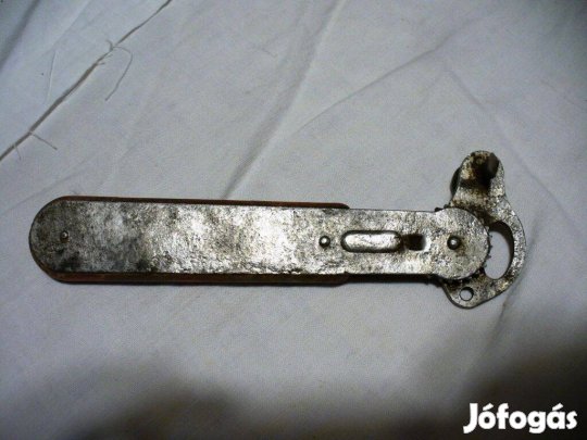 Ásott régi német katonai konzervnyitó