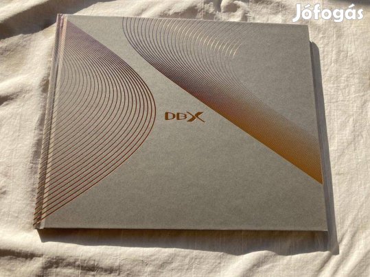 Aston Martin DBX prospektus, katalógus, brossúra, könyv