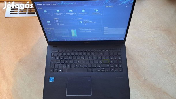 Asus E510MA Laptop Új Akkuval!