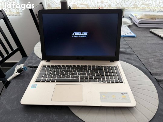 Asus Sonicmaster X540U 15.6 I5 7gen. laptop