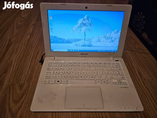 Asus X200M Celeron N2815 laptop bontott alkatrészei