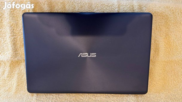 Asus fekete laptop