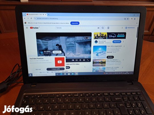 Asus laptop (piros-fekete) I3