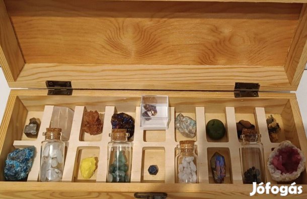 Ásványgyűjtemény dobozban