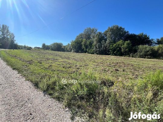 Ásványrárói eladó 1097 nm-es telek