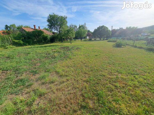 Aszófőn építési telek eladó 30 %-os beépítéssel