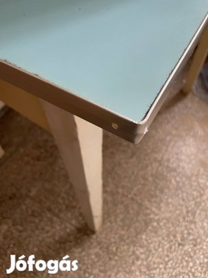 Asztal 80 cm magas