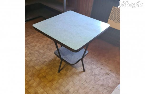 Asztal Levehető Tetővel