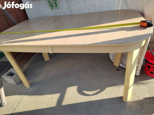 Asztal  6 székkel eladó! 