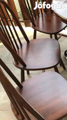 Asztal székek, kis szekrény, fenyőágy