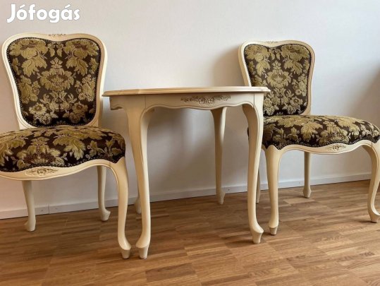 Asztal székekkel