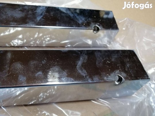 Asztal új fémláb magasfényű,bárhova felhasználható 70,4x5x5cm