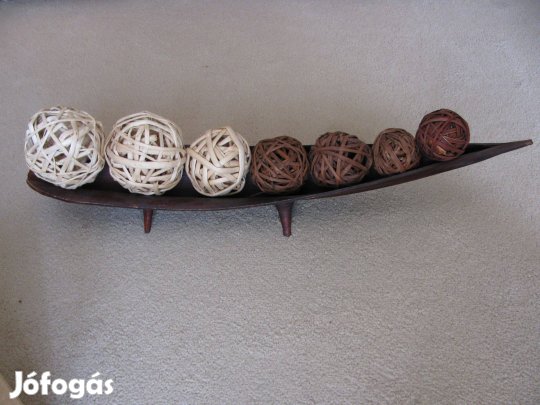 Asztali dísz , dísztárgy