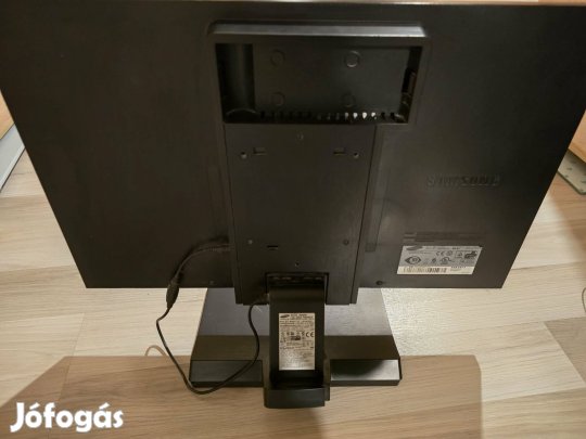 Asztali gép +tartozékok nagyon jó aron.