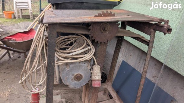 Asztali kőrfűrész, 380V-os motorral. Állítható asztallappal