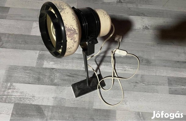 Asztali lámpa állítható magassággal