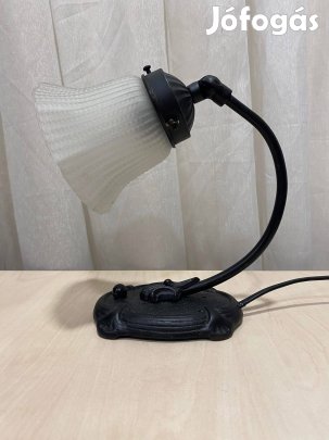 Asztali lámpa régi üvegbúrával