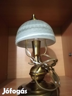 Asztali lámpa szép kivitelben