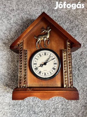 Asztali óra fa dobozban